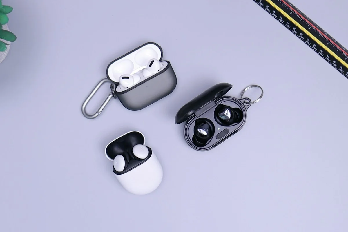 Wireless earbuds and cases