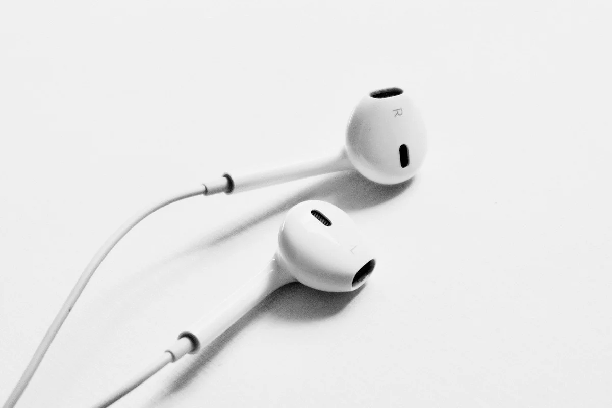 White wired earbuds
